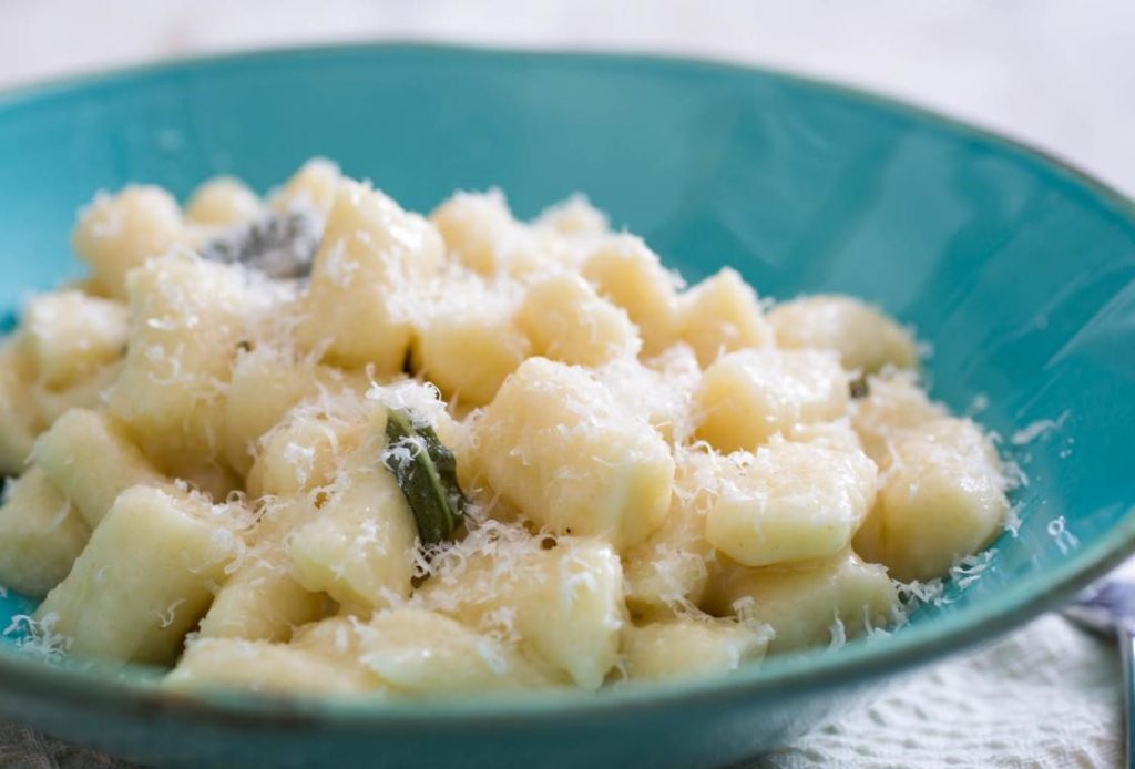 How to make handmade Italian gnocchi? Gnocchi with butter, sage and Parmesan cheese