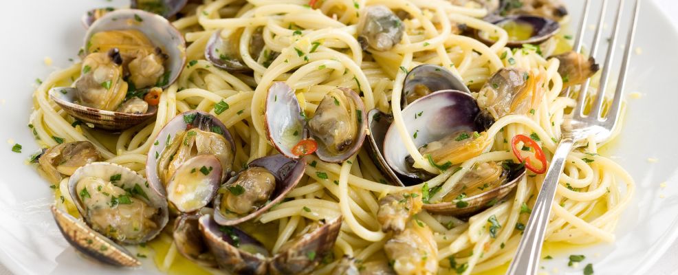 Everything about Italian regional dishes Italian Dishes: Spaghetti alle vongole
