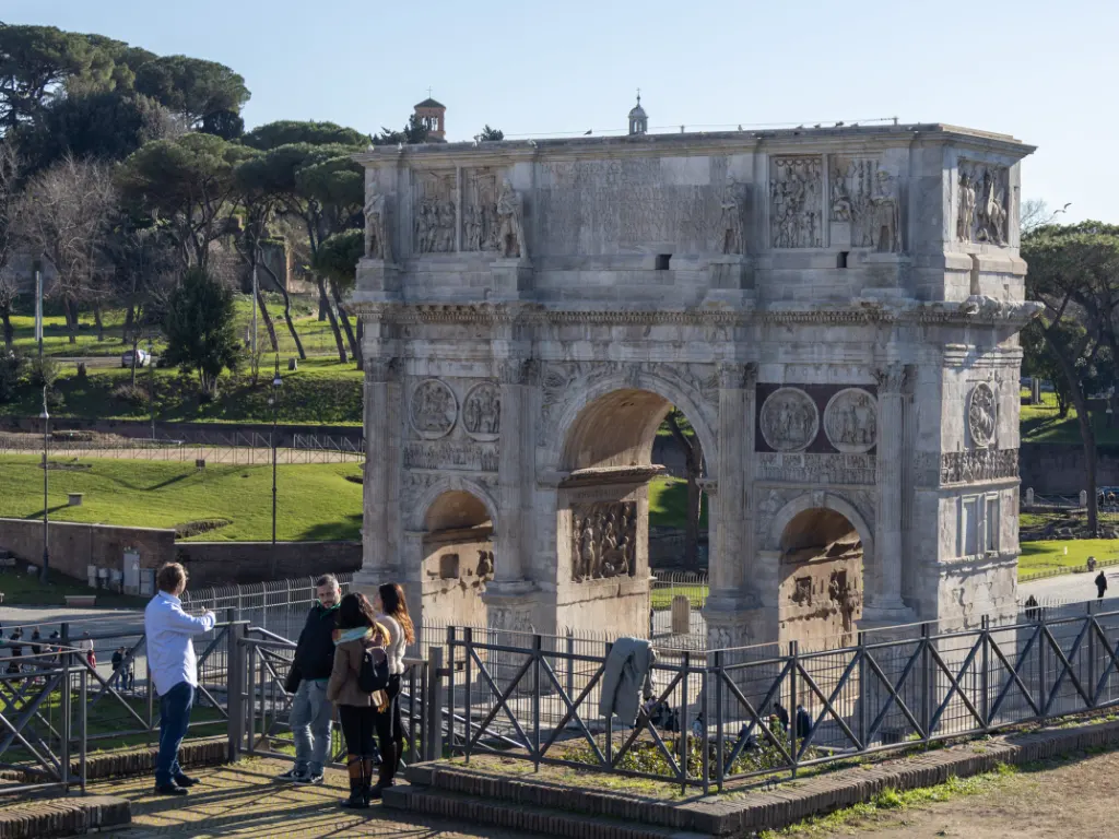 10 Must-See Sites Near the Colosseum Arch of constantine